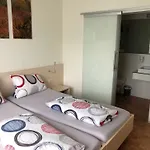 Muellers Weingut Und Weinstube Im Auerberg Habitación en casa particular *